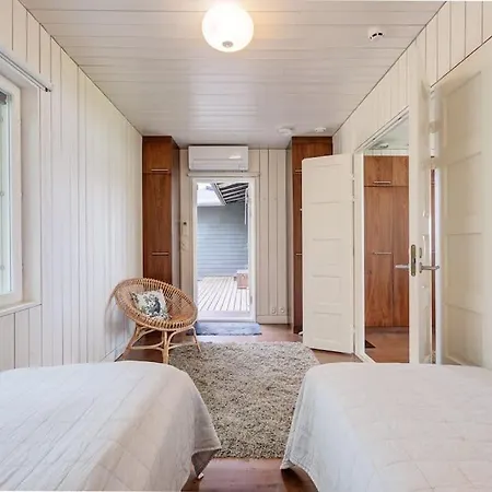 World's End - 2 Luxury Beachfront *