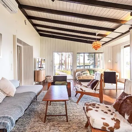 World's End - 2 Luxury Beachfront Villa