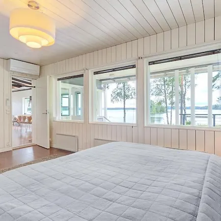 World's End - 2 Luxury Beachfront Mikkeli