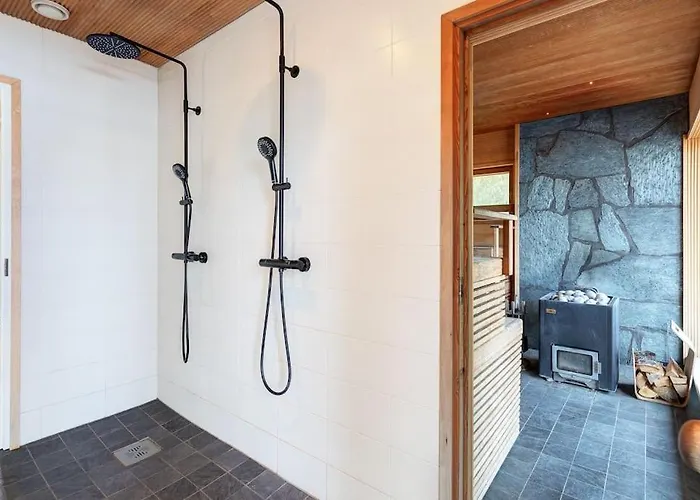 World's End - 2 Luxury Beachfront *